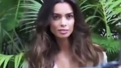 音乐短片 - 阿尔维斯女友千娇百媚 时尚超模深沟微露火辣性感