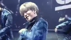 EXO,张艺兴(EXO),吴世勋(EXO),KAI(EXO) - EXO很COOL的一段表演,吴世勋张艺兴KAI实力尬舞