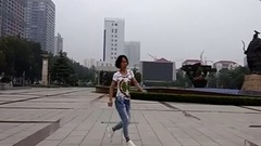音乐短片 - 广场舞鬼步舞燃烧我的爱 跳的非常动感