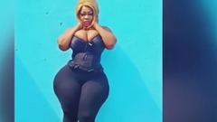 音乐短片 - 非洲模特丰奶巨臀崩裂秋裤 身材简直辣眼睛