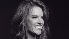 音乐短片 - LOVE  The Stories Behind Victoria’s Secret LOVE