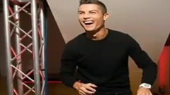 音乐短片 - C罗推出新产品CR7香水 亲自上阵宣传当起DJ