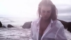 音乐短片 - 美利坚足球宝贝白衫湿身