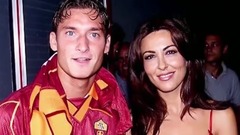 音乐短片 - 她在罗马主场跳脱衣舞 永恒之城教母用 幻想托蒂