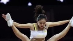 音乐短片 - CBA靓妞秀高难舞姿 逆天柔韧玩倒立一字马