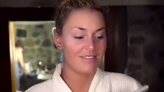 音乐短片 - 林赛·沃恩变身彩绘模特混淆视听 回眸微笑醉倒镜头