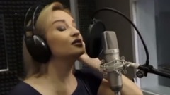 音乐短片 - 四月