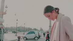 音乐短片 - 阿尔维斯女友巴黎自拍 长腿美人引得二爷倾心