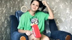 音乐短片 - 美女看球激动脱衣  抖臀甩胸根本把持不住