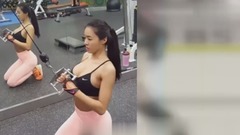 音乐短片 - 报警了!韩国E杯健美女神波涛汹涌引惊呼