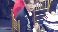张艺兴(EXO),鹿晗 - 芭莎慈善夜 鹿晗和张艺兴 这是招呼出去干嘛?