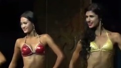 音乐短片 - 比谁更加波涛汹涌?比基尼小姐台上斗翘臀