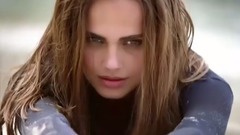 音乐短片 - 比基尼美女海边脱衣合辑 极致身材尽显性感气质