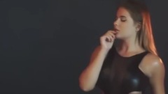 音乐短片 - 俄足球宝贝紧致内衣难遮豪乳 丰腴嫩模火辣撩人