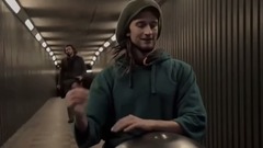 音乐短片 - 岌岌可危