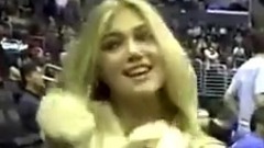 音乐短片 - 绝对是你想看的!性感超模观战NBA大跳抖奶舞