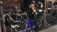 音乐短片 - 抖奶超模这样健身 蹲起训练翘臀豪乳让人欲罢不能