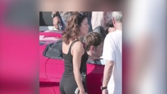 音乐短片 - 帕克前妻好身材不逊年轻姑娘