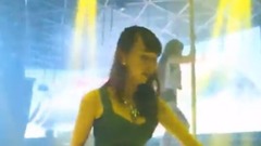 网络音乐 - 这首DJ版舞曲,瞬间听上瘾,循环试听一夜!