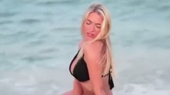 音乐短片 - 火辣双腿只为他开!蜂腰E-cup教母成曼乔粉丝