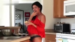 音乐短片 - 老鹰啦啦队闺中私密写真