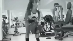 音乐短片 - 搏击女神训练之余不忘秀身材