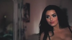 音乐短片 - 美国足球宝贝闺中写真 床上娇黑丝内衣秀豪胸