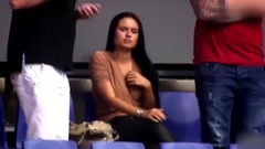 音乐短片 - 美女球迷频现足球场看台 金发红唇甜美诱人