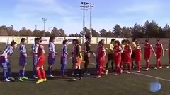 音乐短片 - 女足没钱没赞助咋办?球员脱衣写真为球队牺牲