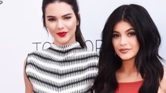 音乐短片,Kylie Jenner - Kendall And Kylie Jenner PISS OFF Asian Community With New Handbag