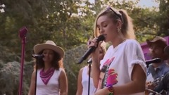 Miley Cyrus - Party In The U.S.A.
