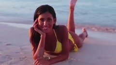 音乐短片 - 萨索洛前锋女友海滩大戏