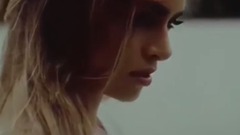 音乐短片 - 三点式泳池穿让人欲罢不能 超模大玩湿身诱惑