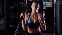 音乐短片 - 天使面孔魔鬼身材 健身女神汗流浃背娇艳欲滴