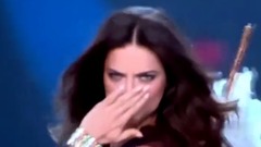 音乐短片 - 维密天使风情万种内衣秀 T台婀娜多姿手比心