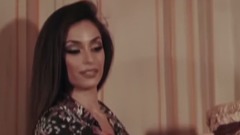 音乐短片 - 意名模礼服写真魅力优雅 慵懒式性感美到极致