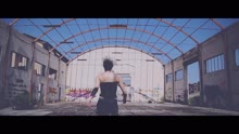 Cassandra Raffaele - Cane che abbaia morde