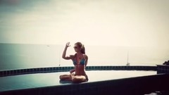 音乐短片 - 瑜伽女神塑造完美身材 性感半球耀眼翘臀太诱人