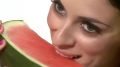 音乐短片 - 足球宝贝短衣热裤冰肌露