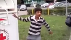 音乐短片 - Нам нужна ваша одежда