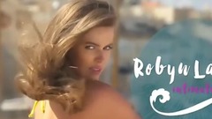 音乐短片 - 海边上演泳装挑逗 比基尼嫩模大露丰胸