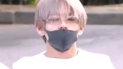 防弹少年团,田柾国(防弹少年团),V(防弹少年团) - 新闻频:历代级呼喊声的防弹少年团音乐银行上班路