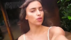 音乐短片 - 泳装美女与鲨共舞 蓝色海洋中的狂野激情