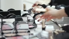 音乐短片 - 波比布朗携手Kate Upton解读自然系度假妆