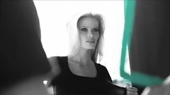 音乐短片 - 超模Lara Stone真空上阵拍大片