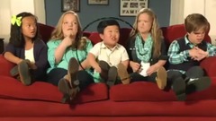 音乐短片 - 侏儒夫妻连生两个矮孩子,又收养三个外国侏儒孩子