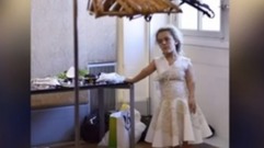 音乐短片 - 侏儒时装走秀 演绎另类审美