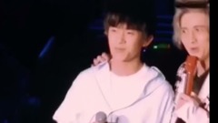 TFBOYS,易烊千玺 - 00后“空巢老人”易大爷的丰富生活