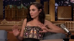 音乐短片 - Gal Gadot Tries A Reese'S Peanut Butter Cup For The First Time