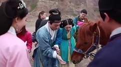 刘诗诗 - 电视剧<女医明妃传>花絮-刘诗诗用嘴号脉萌萌哒
